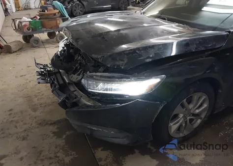 2018 Honda Accord Lx z USA, uszkodzony, nr VIN 1HGCV1F15JA164247